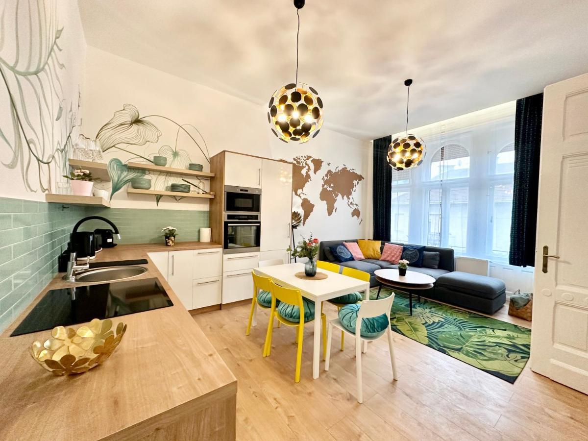 Luxory Design Apartment#Bakats#Freeparking#8Ppl Budapest Exterior photo